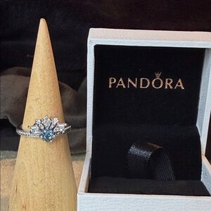 Disney Frozen Queen Elsa Tiara Ring from Pandora NIB size 7